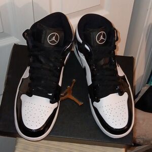 Air Jordan's 1 MID SE ASW/// Black/White Size 9. UNISEX